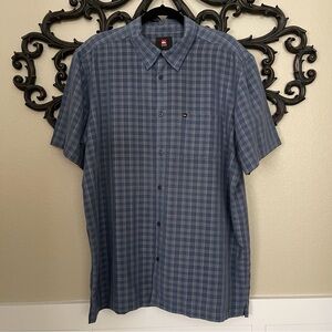 Quicksilver Men's Button Down Short Sleeve Shirt Blue Plaid Print Size Large